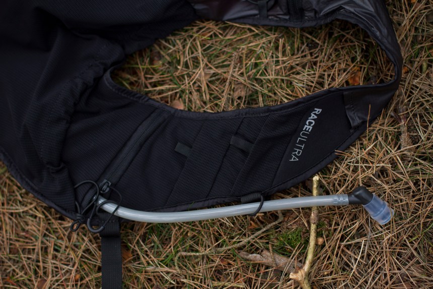 inov8 race ultra 10 harness pockets