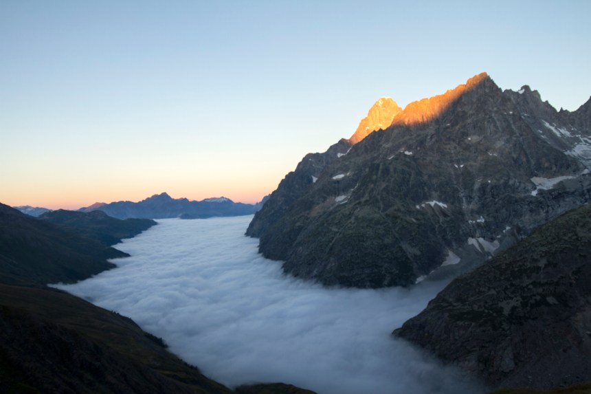 la-balme-sunrise-and-inversion