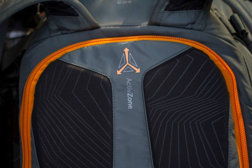 lowepro-whistler-back-pannel-closed