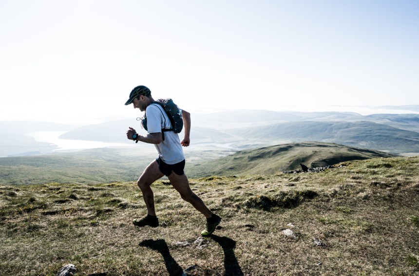 2 Jim Mann works hard to make up lost time on day three of the Berghaus Dragon's Back Race - photo Ciancorless.com