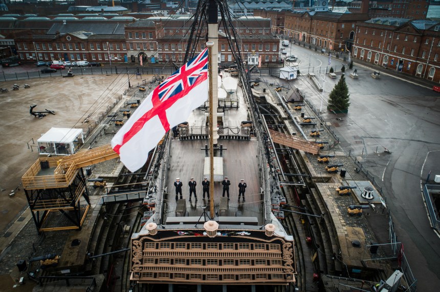 HMS_OARDACIOUS_051218_(AP)011