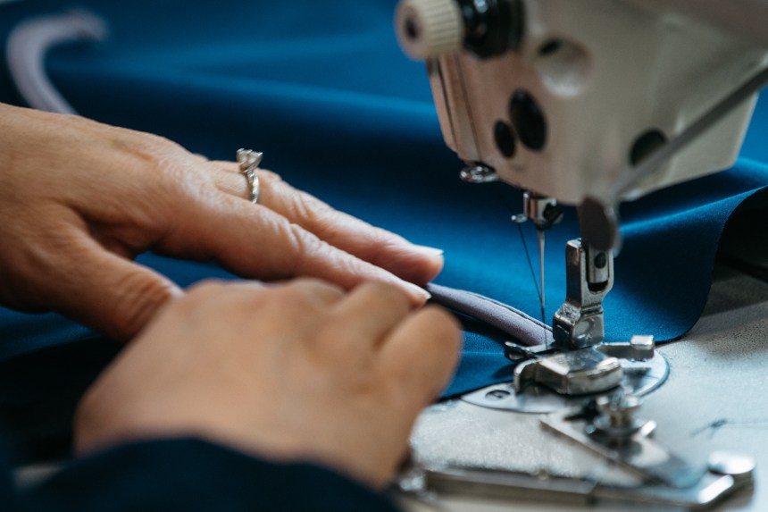 20200409_PPE_Medical_Gowns_ArcOne_JamesKim_-90